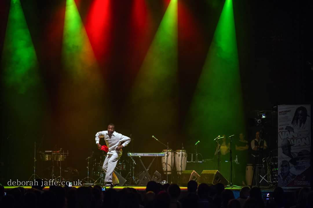 facebook_1508322794301